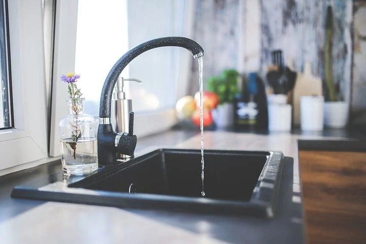17-1-matte black kitchen faucet