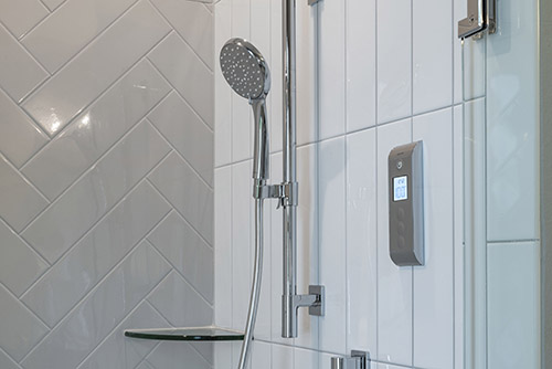 61-concealed black shower