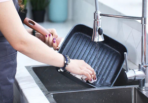 17-2-matte black kitchen faucet.jpg